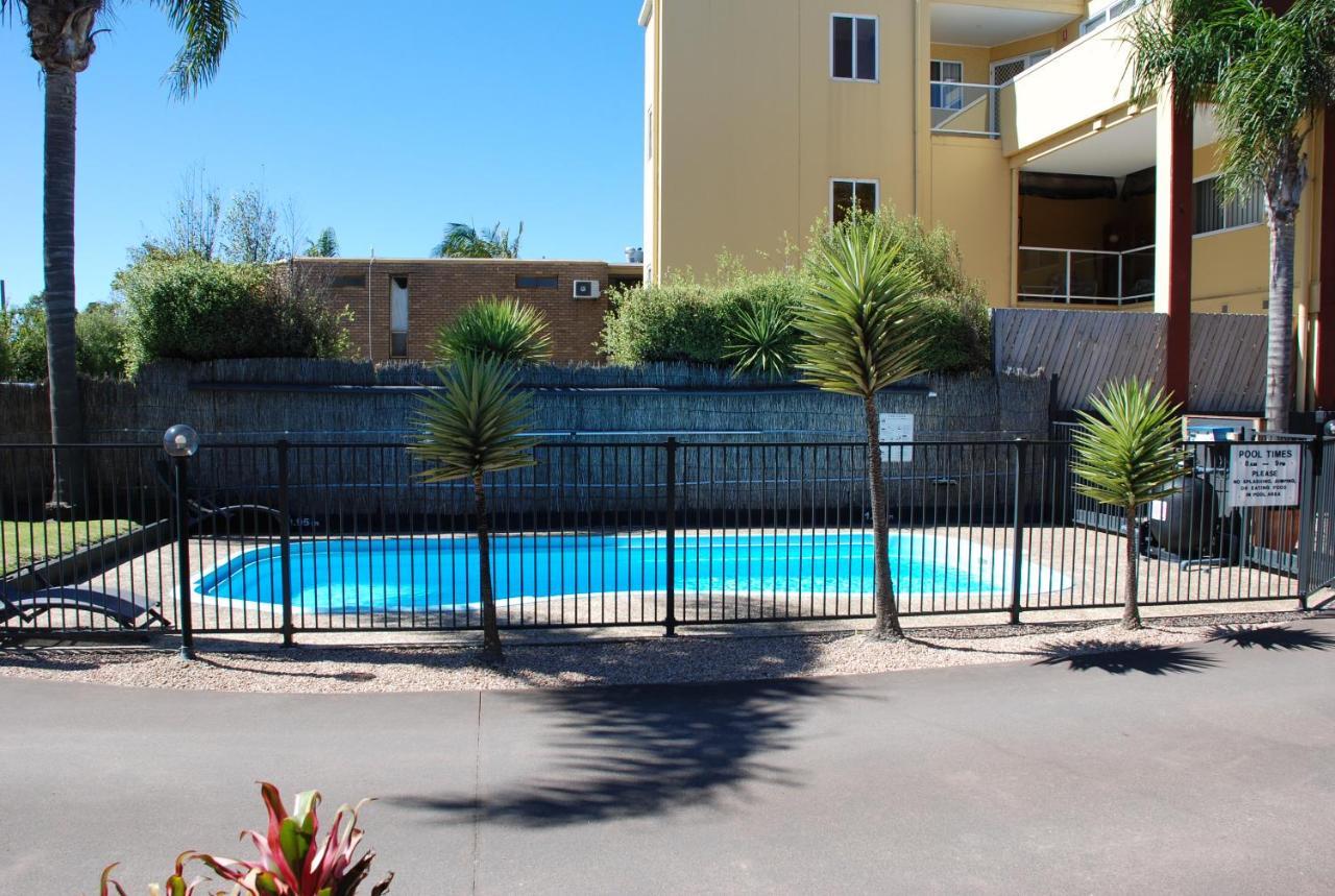לייקס אינטרנס Cunningham Shore Motel מראה חיצוני תמונה