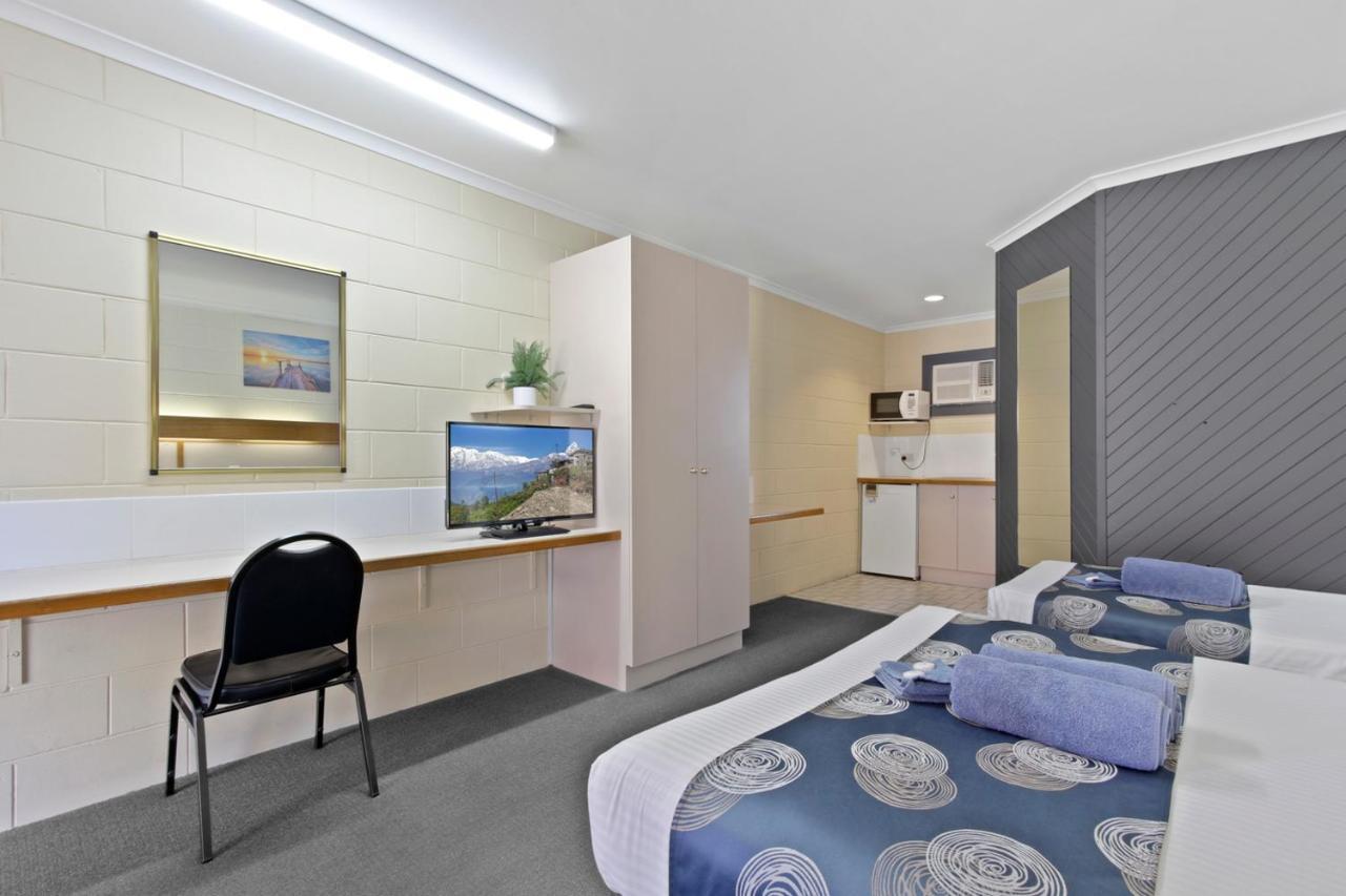 לייקס אינטרנס Cunningham Shore Motel מראה חיצוני תמונה