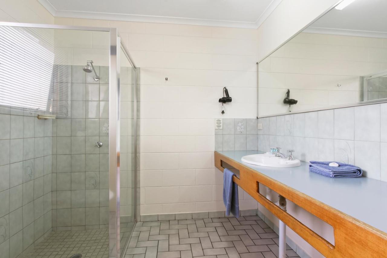 לייקס אינטרנס Cunningham Shore Motel מראה חיצוני תמונה