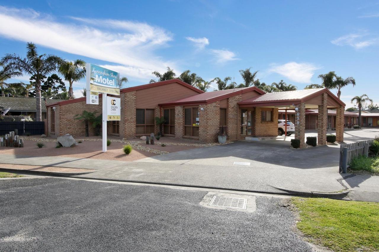 לייקס אינטרנס Cunningham Shore Motel מראה חיצוני תמונה