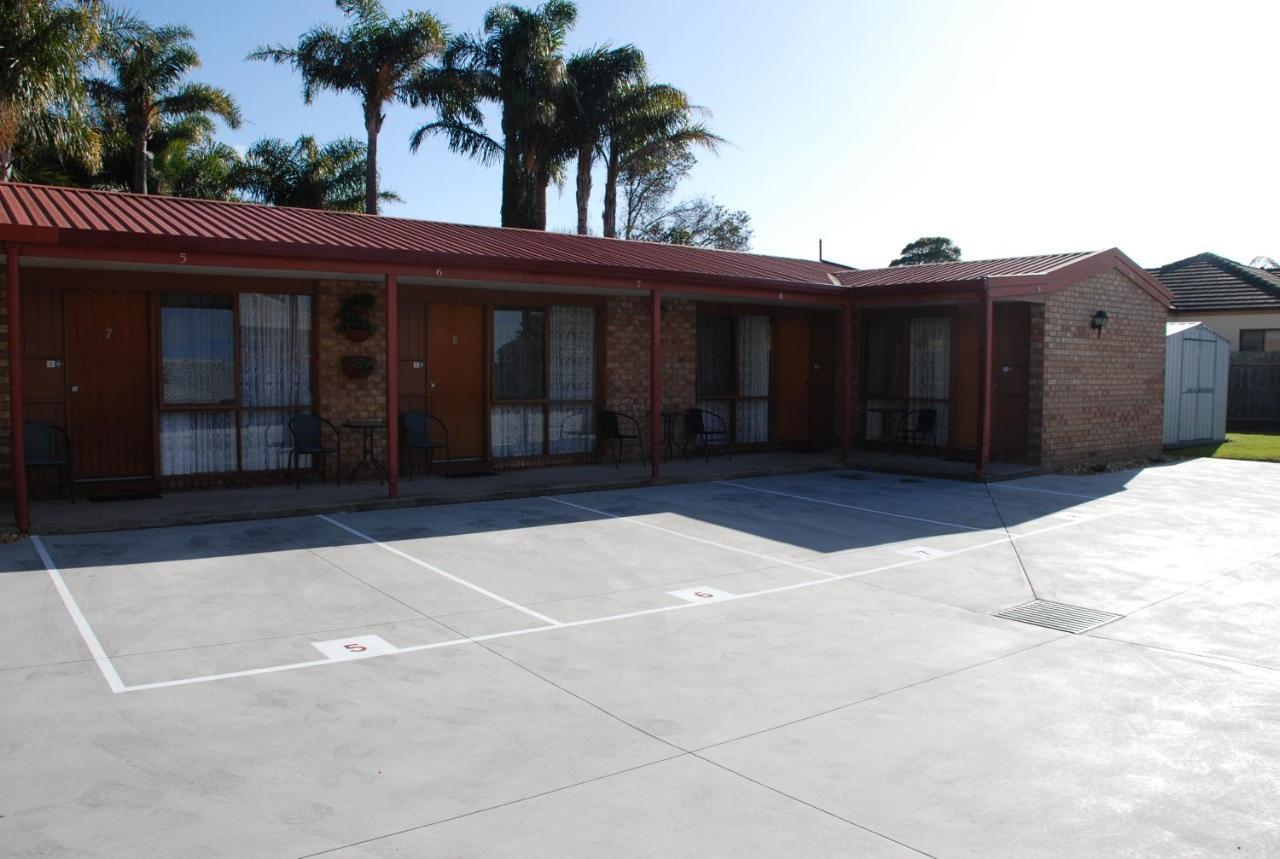 לייקס אינטרנס Cunningham Shore Motel מראה חיצוני תמונה