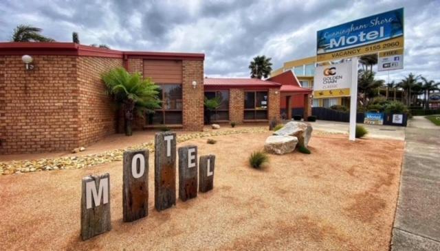לייקס אינטרנס Cunningham Shore Motel מראה חיצוני תמונה