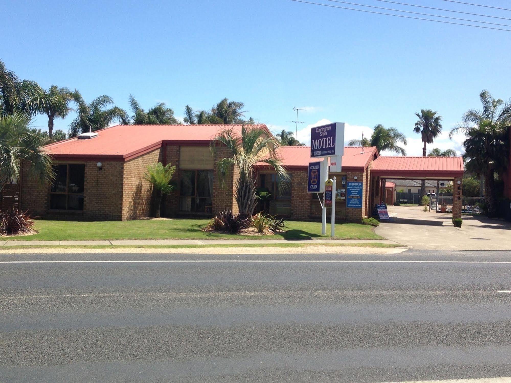 לייקס אינטרנס Cunningham Shore Motel מראה חיצוני תמונה