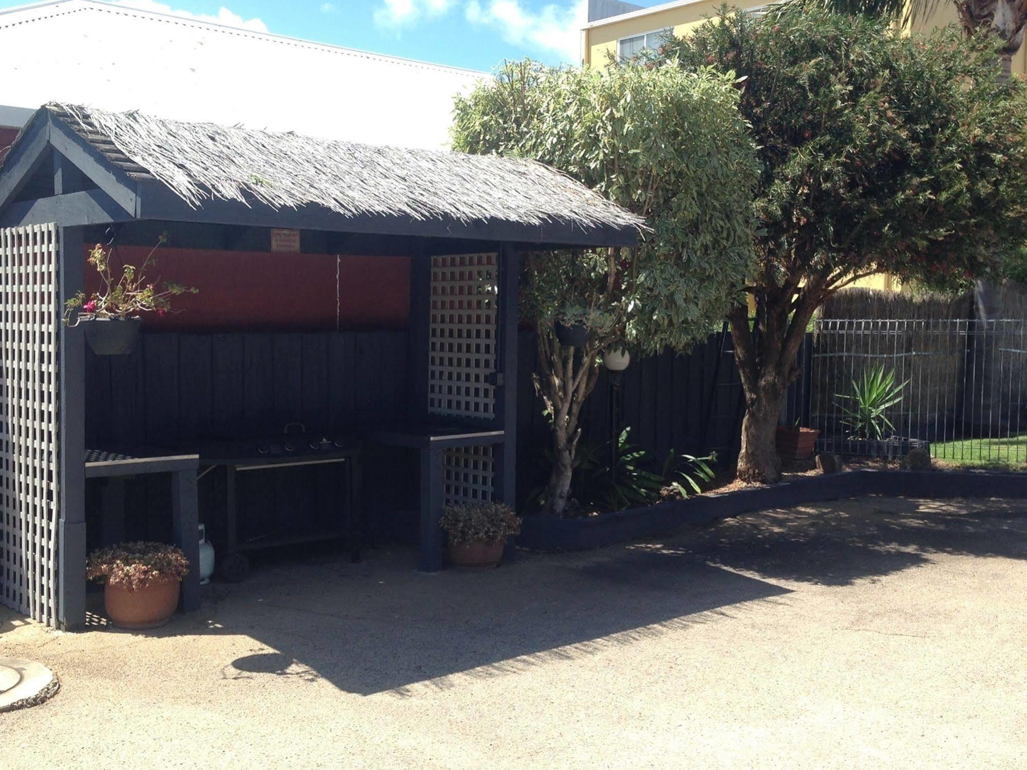 לייקס אינטרנס Cunningham Shore Motel מראה חיצוני תמונה